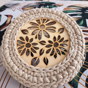 Koszyczek w bežowym kolorze