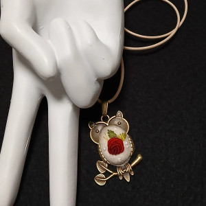 Ręcznie haftowany wisior  DLA ZOSI