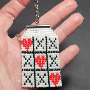 Brelok "Serce - kółko i krzyżyk" tkany ręcznie prezent na Walentynki