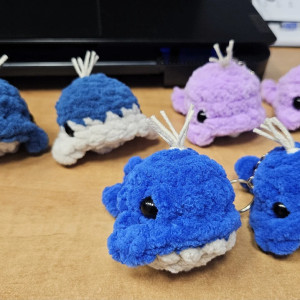 Pluszowe breloki wieloryby