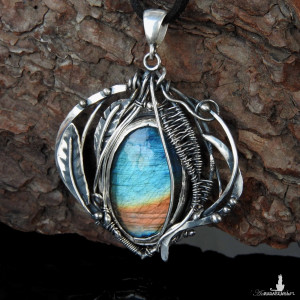 Wisiorek srebrny z labradorytem "Niebo na ziemi"