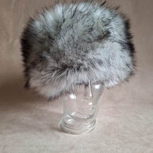 Futrzana czapka zimowa, toczek