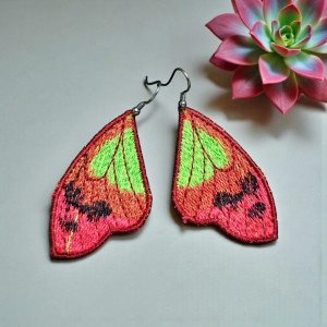 Haftowane kolczyki skrzydła motyla zieleń z czerwienią
