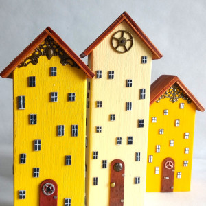 Zestaw dekoracyjnych domków - Słoneczne Kamieniczki.