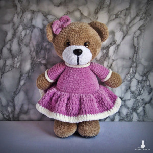 Szydełkowy miś 32cm we wrzosowej sukience (na zamówienie)