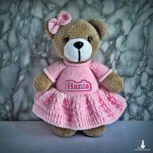 Szydełkowy miś Hania 32cm w jasnoróżowej sukience (na zamówienie)