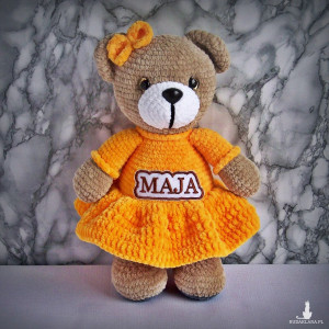 Szydełkowy miś Maja 32cm w ciemnożółtej sukience (na zamówienie)