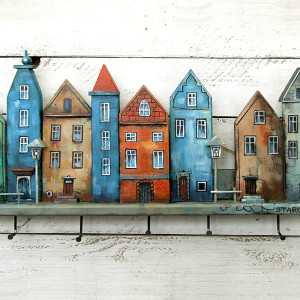 Drewniany wieszak na ubrania - Kolorowa starówka