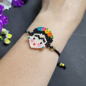 Bransoletka na sznurku Frida wianek kwiaty tkana z koralików