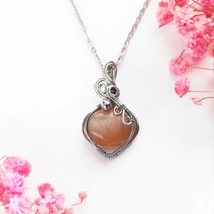 Naszyjnik Kamień Księżycowy Brzoskwiniowy stal chirurgiczna wisiorek handmade wirewrapping