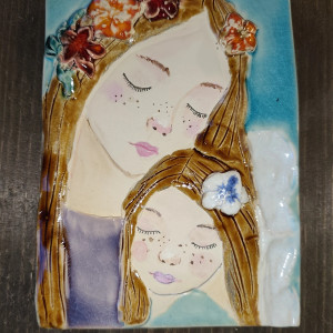 Aniołek ceramiczny y dzieciatkiem