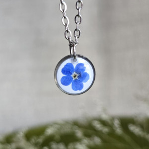 Wisiorek z prawdziwą niezapominajką