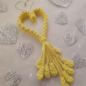 Małe serce makramowe - idealne na walentykowy prezent dla ukochanej osoby