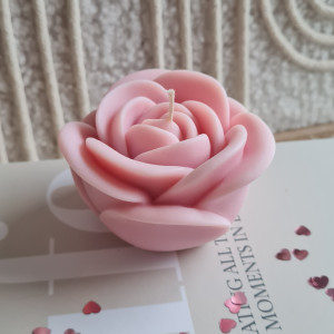 Świeca sojowa różyczka walentynki dzień kobiet