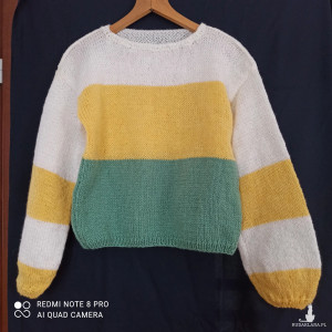 Sweter trzykolorowy oversize nie tylko młodzieżowy