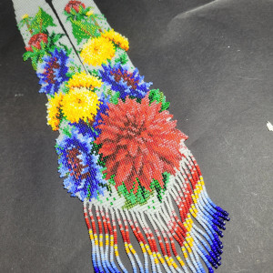 Komplet biżuterii z koralików Ląka dalie – gerdan z frędzliami i kolczyki