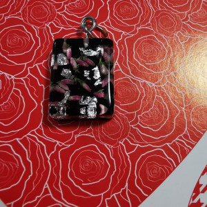 Wisiorek z wrzosami różowo-czarny wisiorek