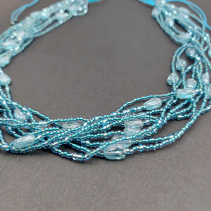 Naszyjnik Krótki Niebieskie Tulipany Sznurek Korale