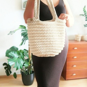 Torebka damska,na ramię,koszyk ze sznurka w kolorze ecru.