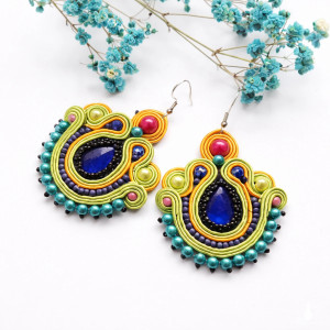 Celia - Kolorowe kolczyki sutasz etno – chabrowe kocie oko, haft soutache, folk boho