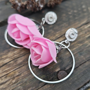 ,, kolczyki z różyczką,,