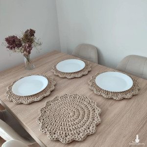Komplet szydełkowych podkładek ze sznurka 4szt-35cm