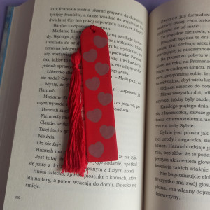 Zakładka do książki w serduszka