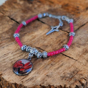 Bransoletka handmade z zawieszką z żywicy