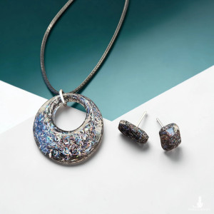 Zestaw biżuterii z żywicy – nowoczesna elegancja z nutą blasku