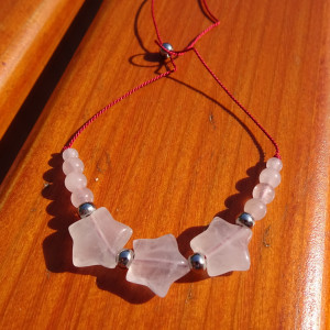 Bransoletka regulowana na sznureczku Kwarc różowy