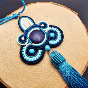 Granatowo-turkusowy wisior sutasz z chwostem