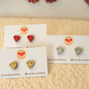 Drewniane kolczyki sztyfty Złoty diament