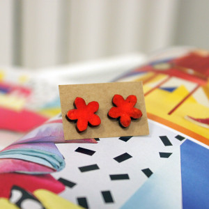 Drewniane kolczyki sztyfty kwiat