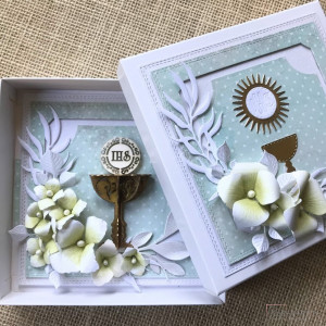 399,Komunia-Kartka na Komunię św. z kielichem ihs