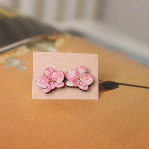 Drewniane kolczyki sztyfty Storczyk kwiat