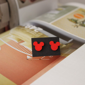 Drewniane kolczyki sztyfty Myszka Miki