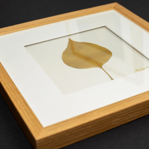 Złoty Liść Bzu. Naturalny Dekor Ścienny. Drewniana Ramka Dąb 20x20cm