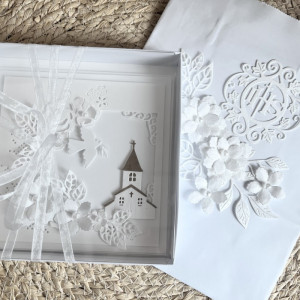 408,komunia - kartka w pudełku w komplecie z torebką