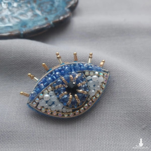 Unikatowa broszka OKO