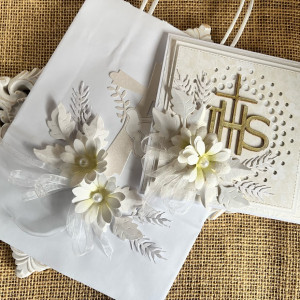 412,Kartka na komunię w pudełku z torebką