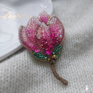 Kwiatowa wiosenna broszka MAGNOLIA