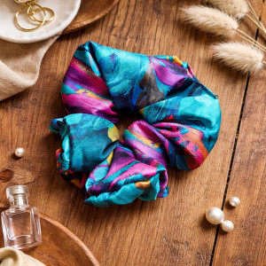 Gumka satynowa z miękkiej satyny we wzory malowane kwiaty malarskie amarantowe