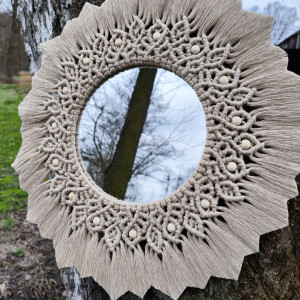 Mandala z lustrem w stylu Boho z drewnianymi koralikami BEŻOWA AURA