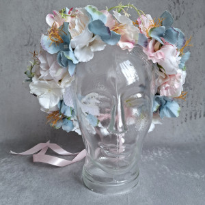 Wianek na głowę w romantycznym stylu