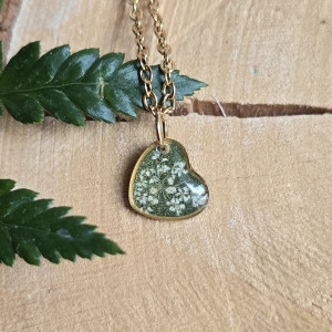 Zawieszka kwiatem wisiorek złoty serce zielony