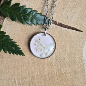 Srebrna zawieszka srebrny wisiorek naszyjnik żywica z żywicy kwiaty z kwiatami pudrowy róż