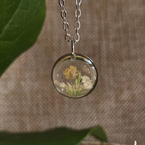 Srebrna zawieszka srebrny wisiorek naszyjnik żywica z żywicy kwiaty z kwiatami