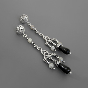 Kolczyki Scarlett, krople onyksu i labradoryt, srebro, kolekcja Przeminęło z Wiatrem