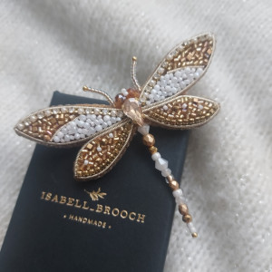 Wyjątkowa wiosenno-letnia broszka WAŻKA