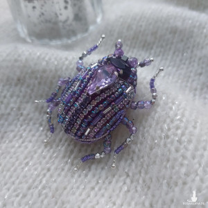 Unikatowa broszka ŻUCZEK ametystowo-fioletowo-srebrny
